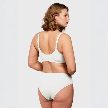 CloudEase™ | Für eine schlankere Silhouette, ohne die Brust abzuflachen
